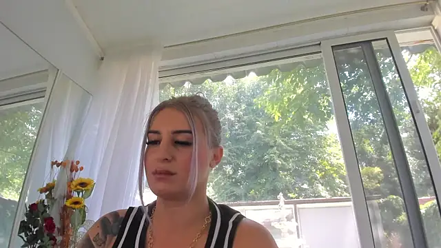 Ella_Vee webcam