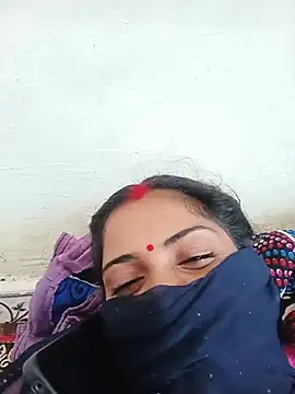Poojaxx56 webcam