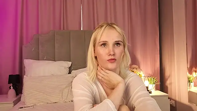 crystallili - CrystalLili's free webcam - UK Sex Cams