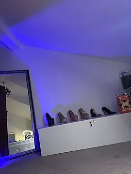 BellaKarma webcam