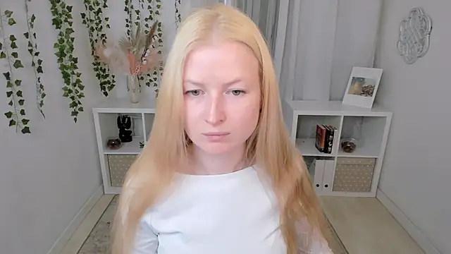Laly_Peach webcam