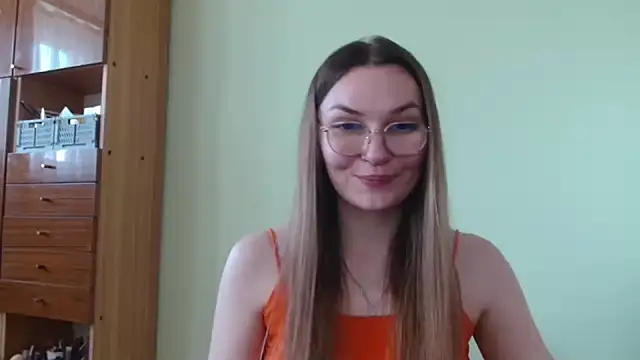 LooveELLYx webcam