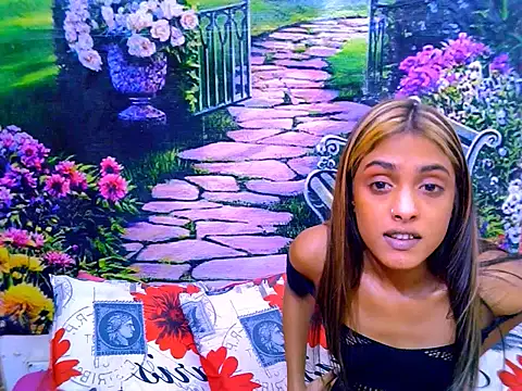 IndianPretty14u2Luv webcam