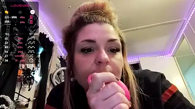 xKittyMeowz webcam