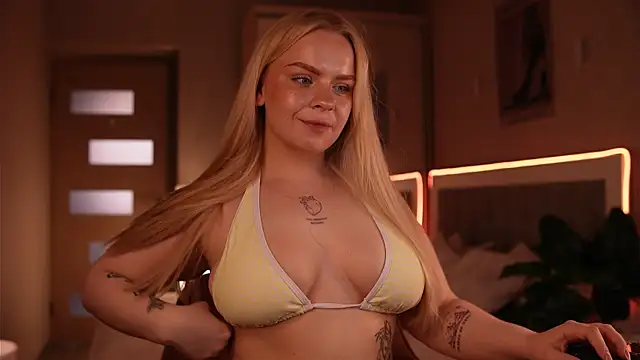 LisaLove3 webcam