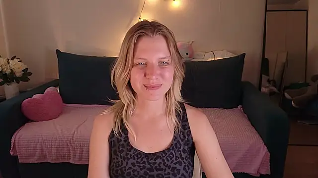 Viki_Charm webcam