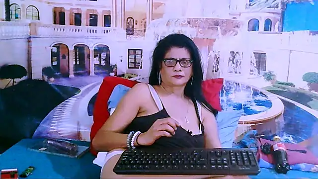 IndianAllure webcam