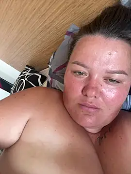 SunnyLeila2101 webcam