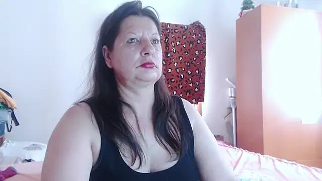 ExtasyMature live cam on StripChat