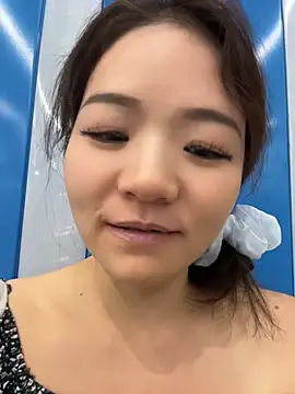 xiaoxiaocheng678 (F milf) - 勾引路人小哥哥摸胸！