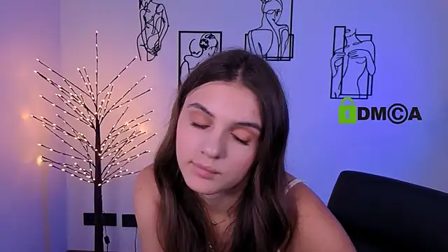 lisa_dark_ webcam