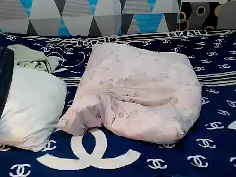 Trish_CurveCock webcam