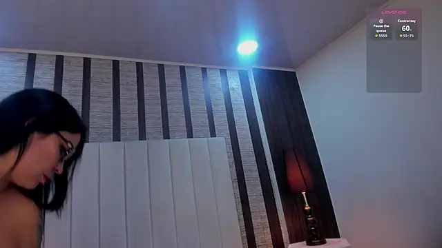 Hannah_Cross webcam