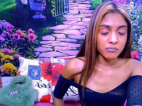 IndianPretty14u2Luv webcam