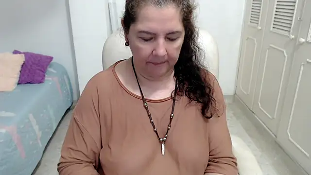 leonela_69 webcam