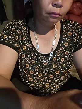 tuyet-nhi webcam