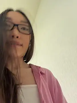 trytomakememoam webcam