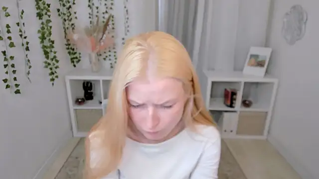 Laly_Peach
