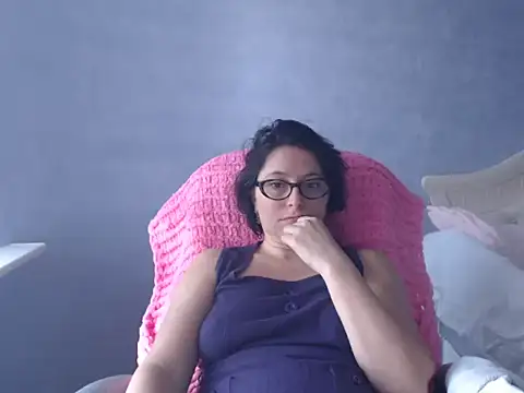 LuckyLisa23 webcam