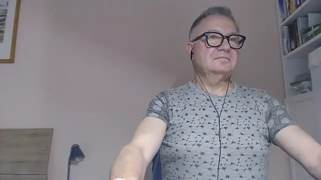 YOU6me live cam on StripChat