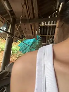 Linny_sexy live cam on StripChat