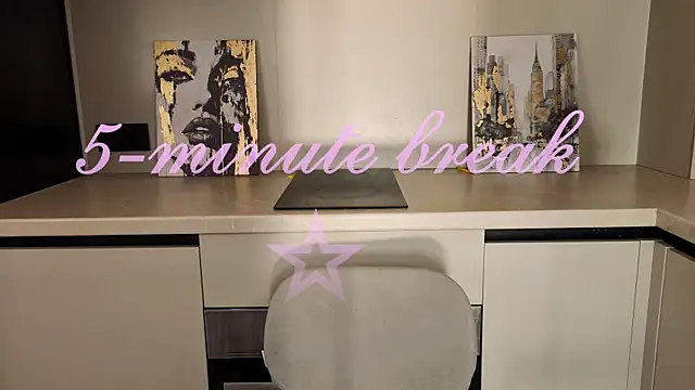 AnikaVelour webcam