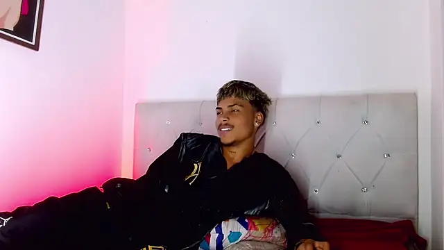 Angel_foxc13 webcam