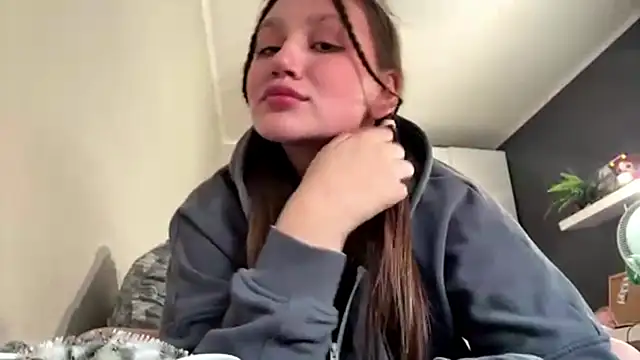 BreeEvett live cam on StripChat