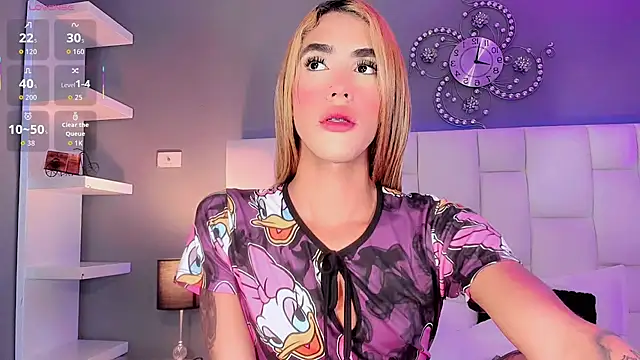 Nikol-hilton webcam