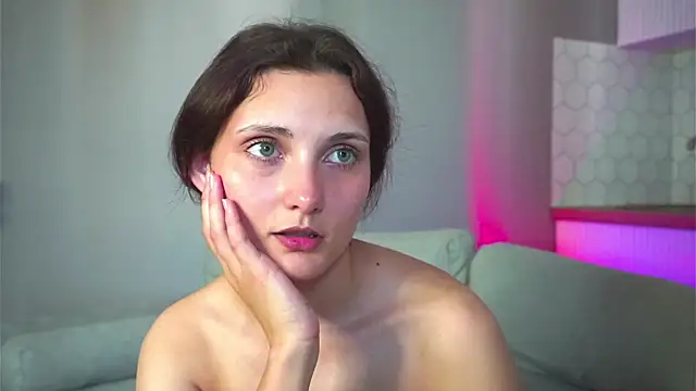 DreamersLuna webcam