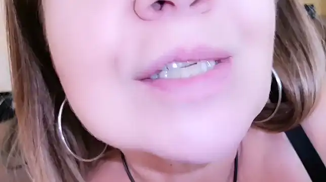 LadyAndTransy webcam