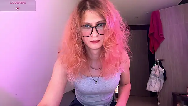 AlicePinkhead webcam