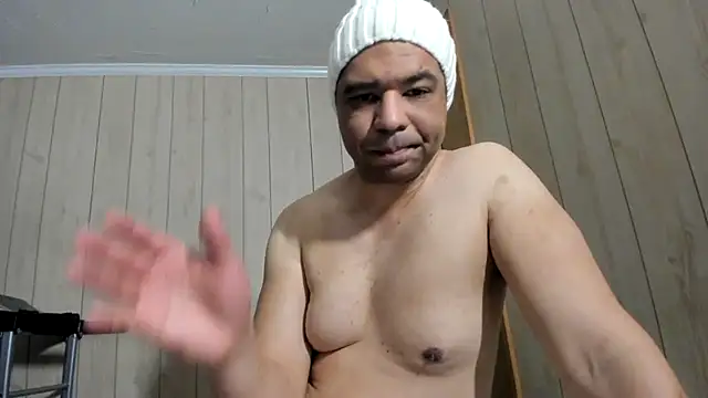 NaturalBeautyQueen webcam