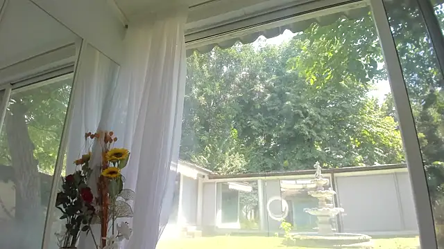 Ella_Vee webcam