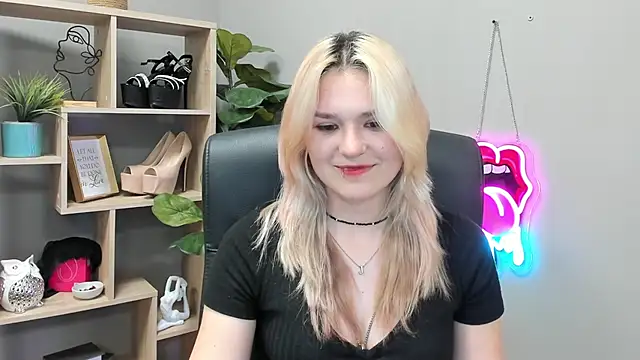 SweetLilyxo webcam