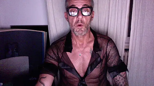 love_save_the_world webcam
