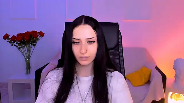 MonicaLowes webcam