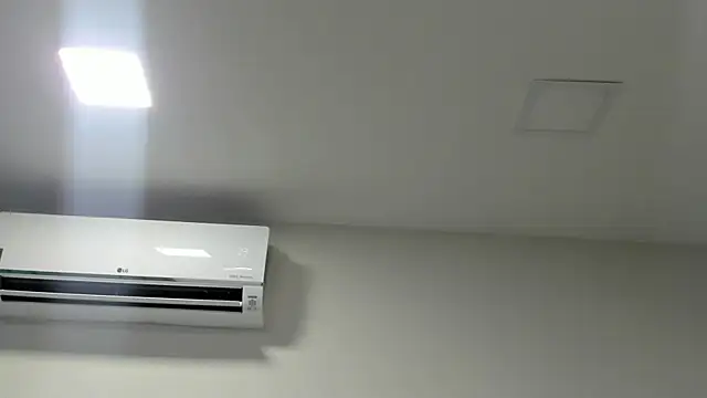 mia_ambeeer webcam