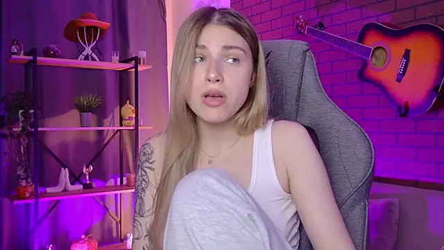 EllieCutes webcam
