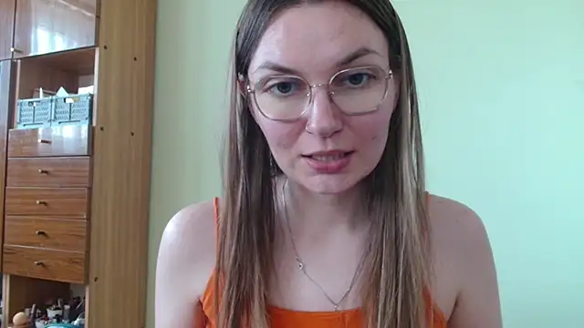LooveELLYx webcam