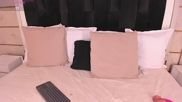 Crystal_Rose__ webcam