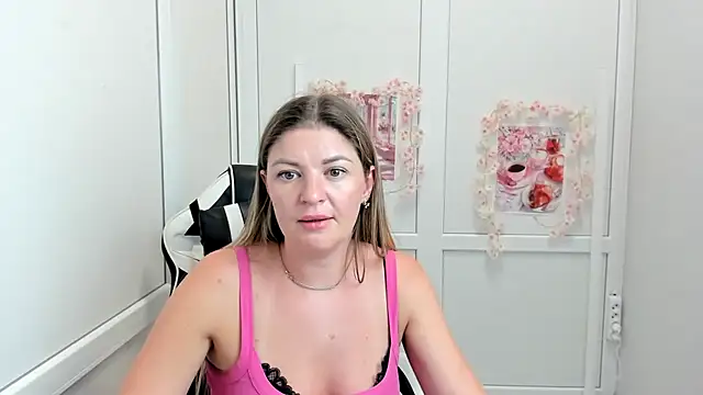 MiaSummerr_ webcam