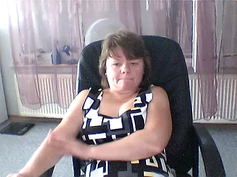 MoonLady40 webcam