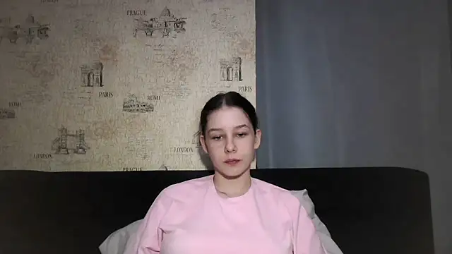 ElinoreHuxman webcam