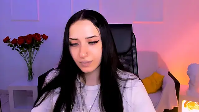 MonicaLowes webcam