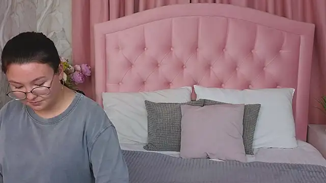 SophiaaBelle webcam