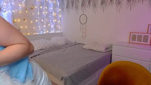 LeonaFoxx webcam