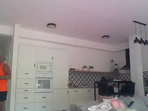 publicnakedman webcam