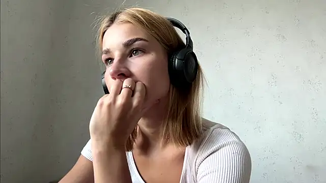 PickmeGirl live cam on StripChat