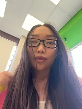 trytomakememoam webcam
